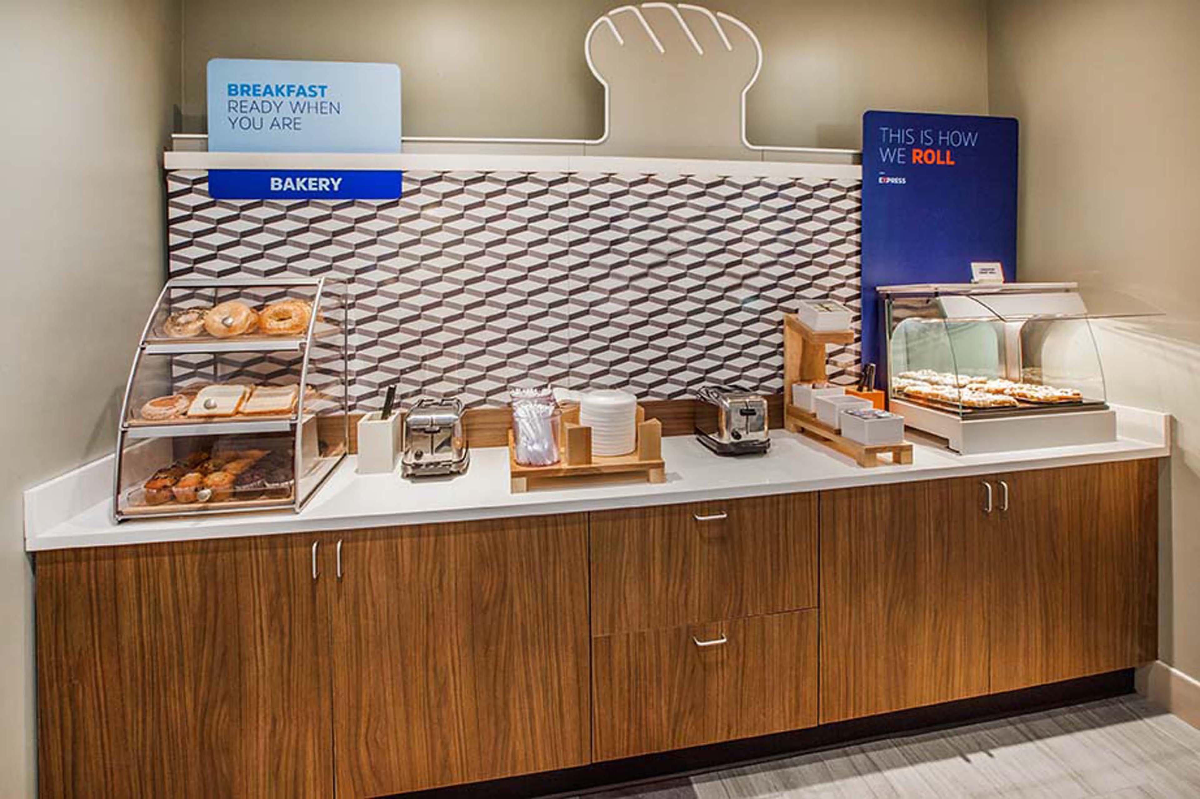 Holiday Inn Express Red Deer By Ihg Eksteriør bilde