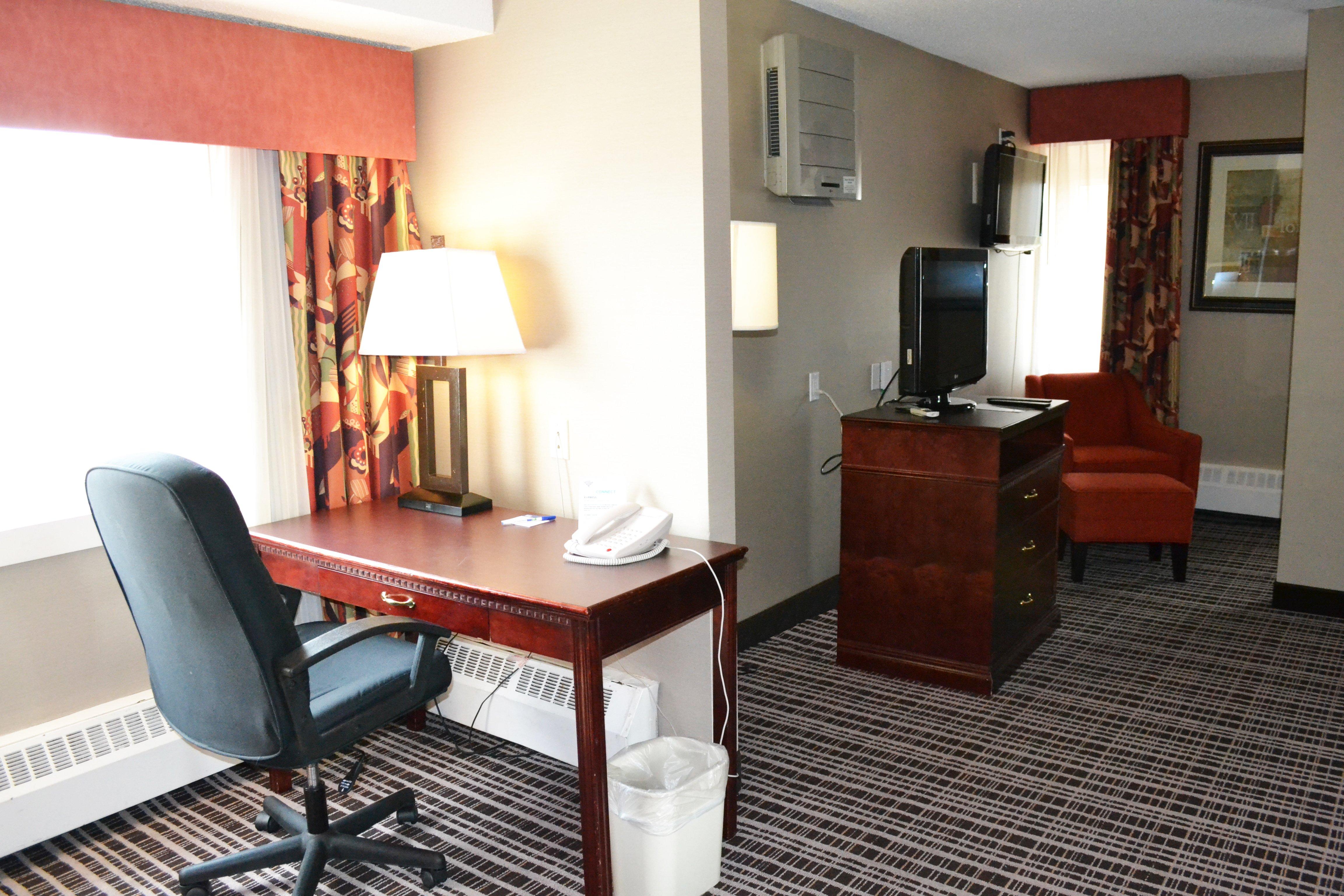 Holiday Inn Express Red Deer By Ihg Eksteriør bilde