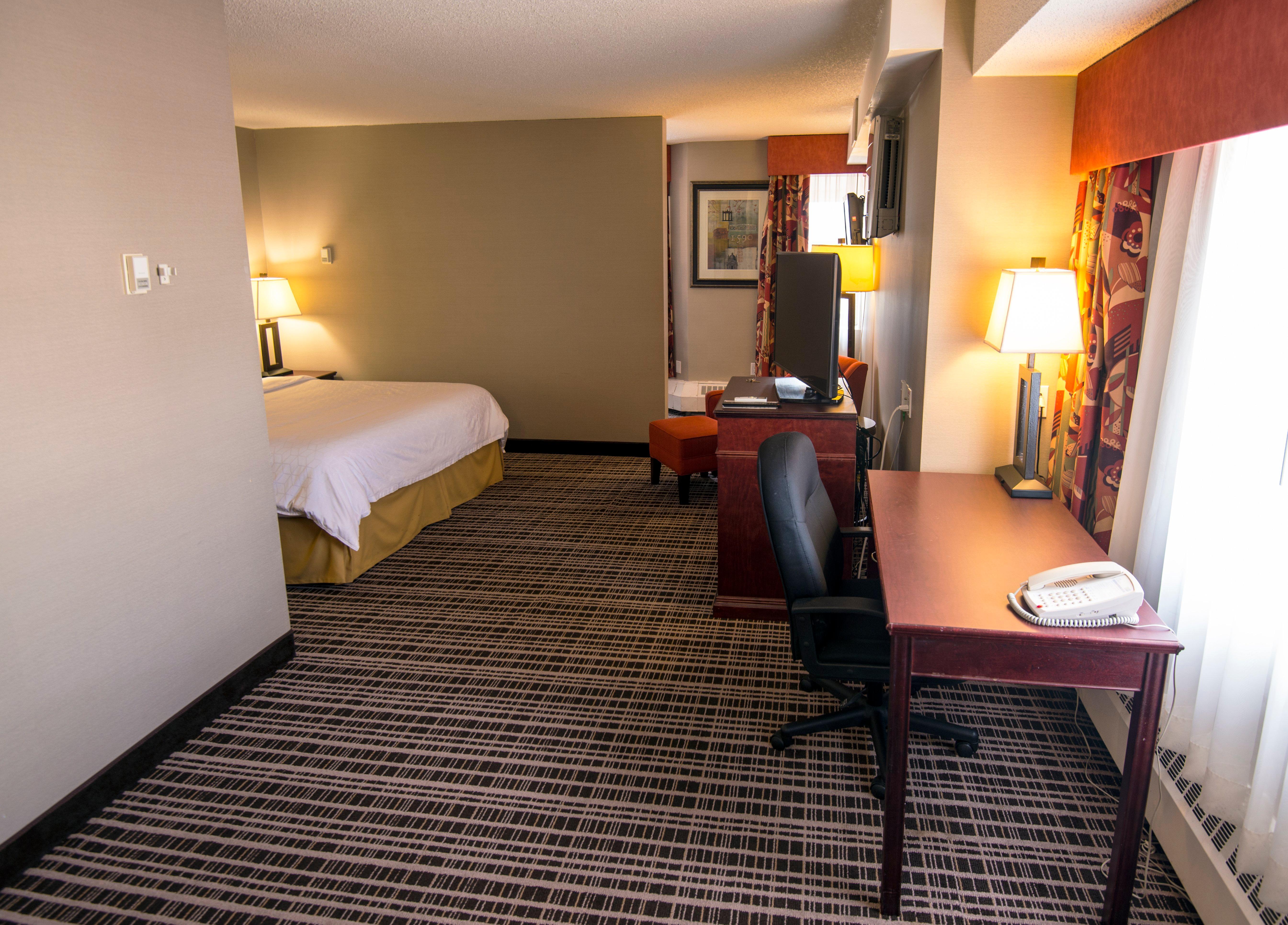 Holiday Inn Express Red Deer By Ihg Eksteriør bilde