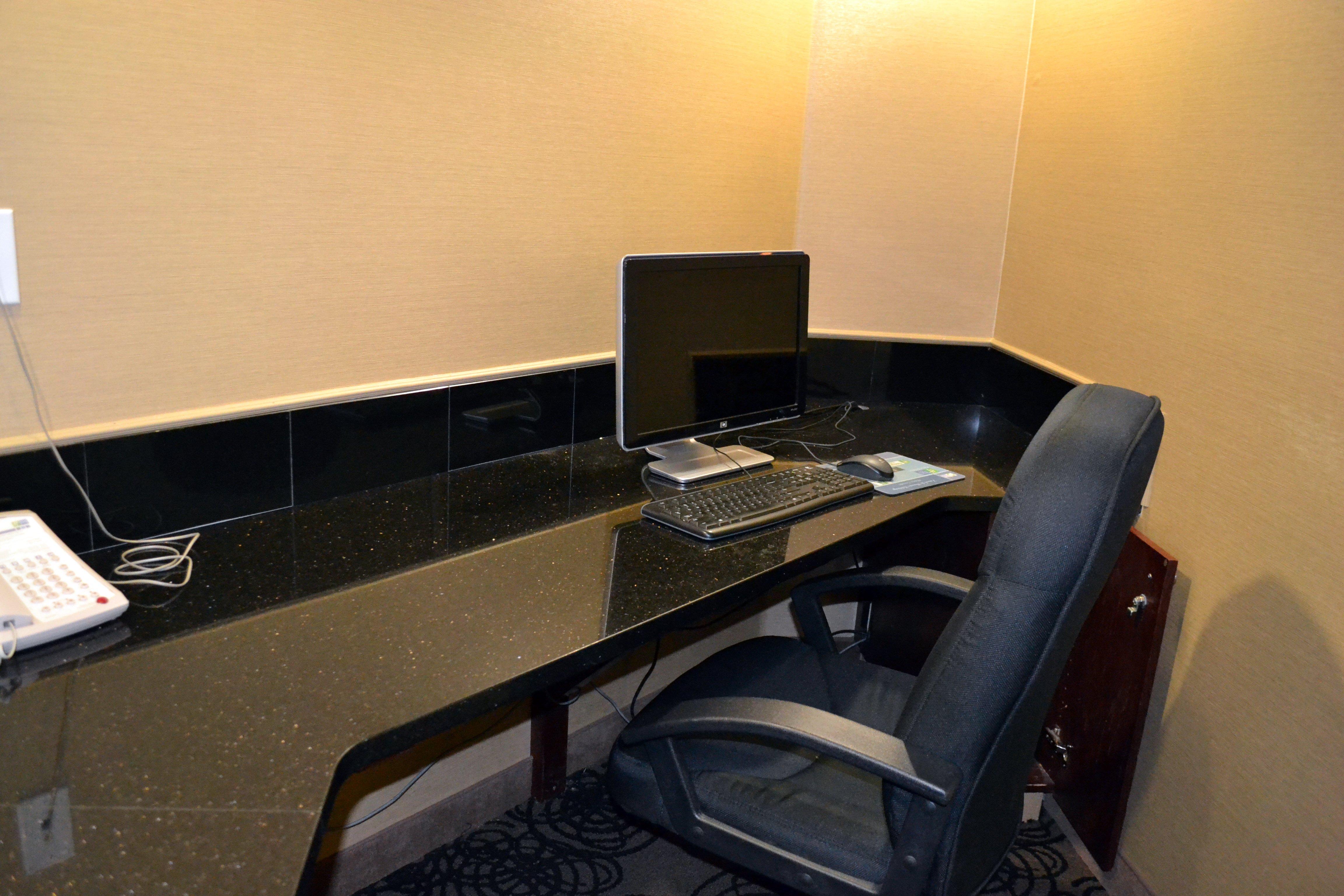 Holiday Inn Express Red Deer By Ihg Eksteriør bilde