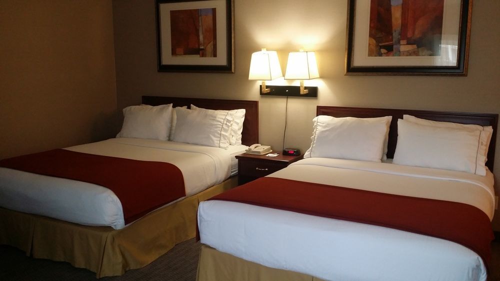 Holiday Inn Express Red Deer By Ihg Eksteriør bilde