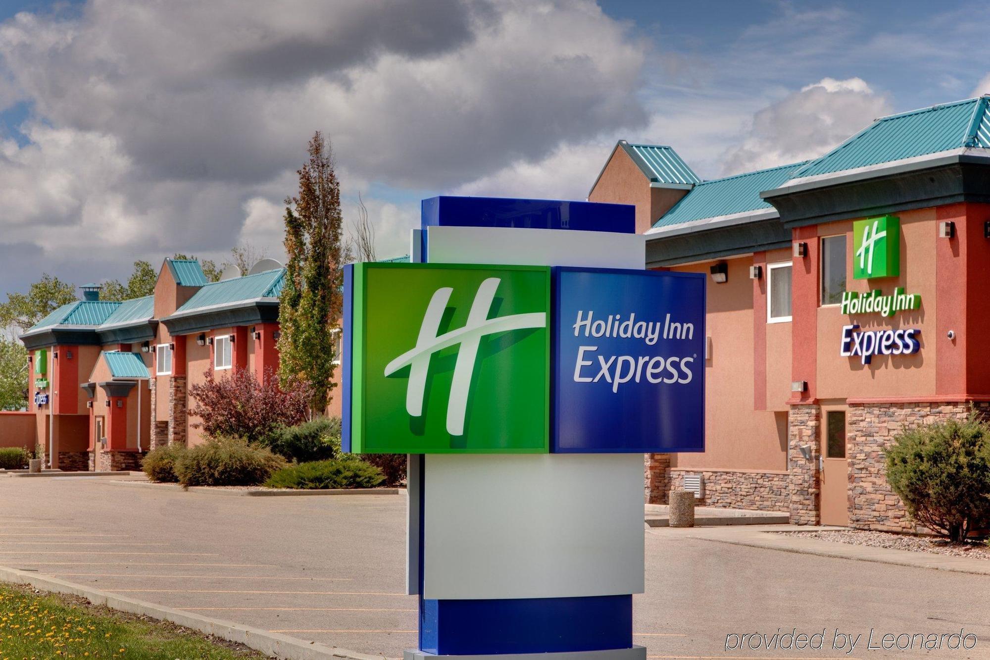 Holiday Inn Express Red Deer By Ihg Eksteriør bilde