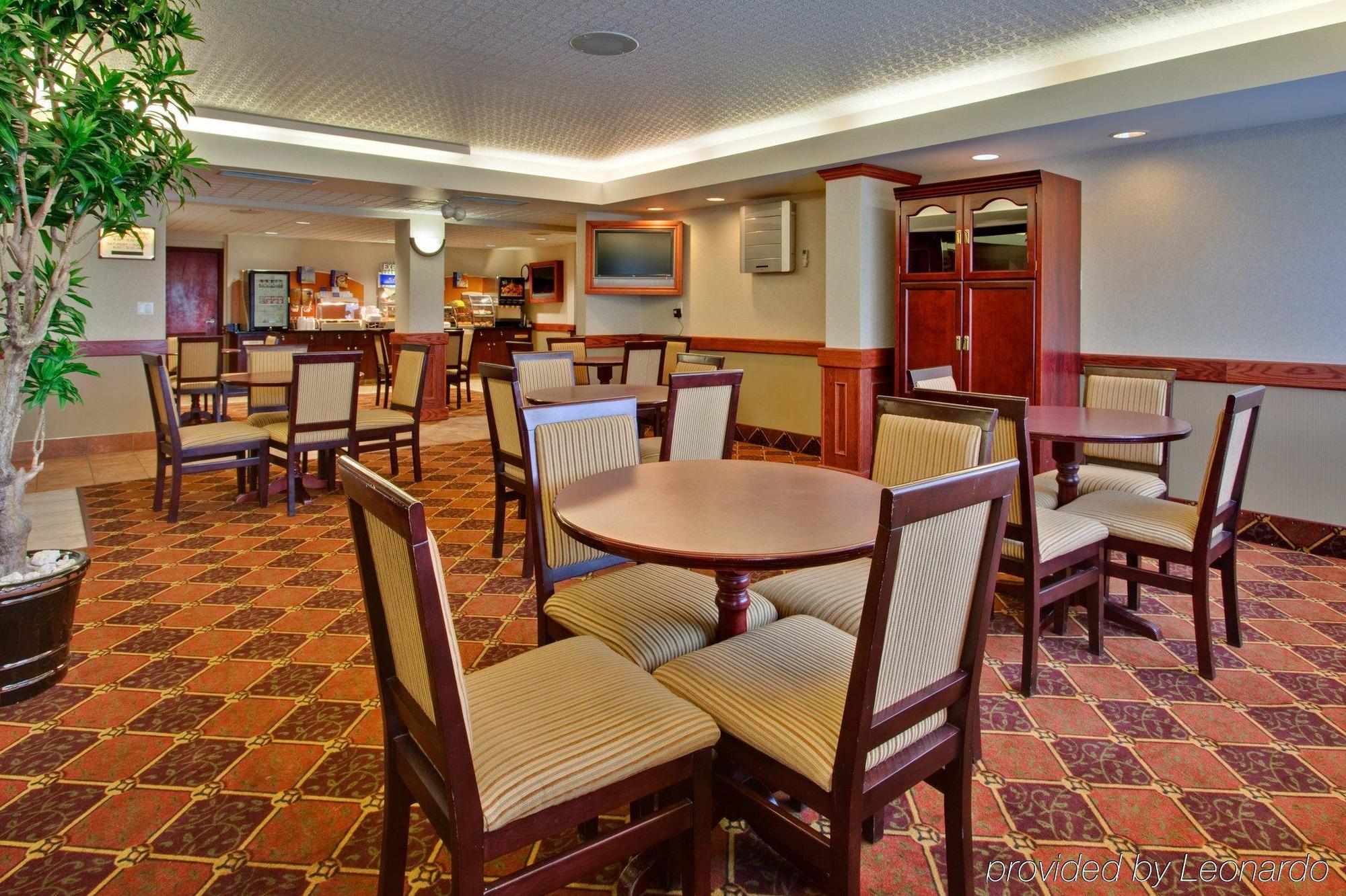 Holiday Inn Express Red Deer By Ihg Restaurant bilde