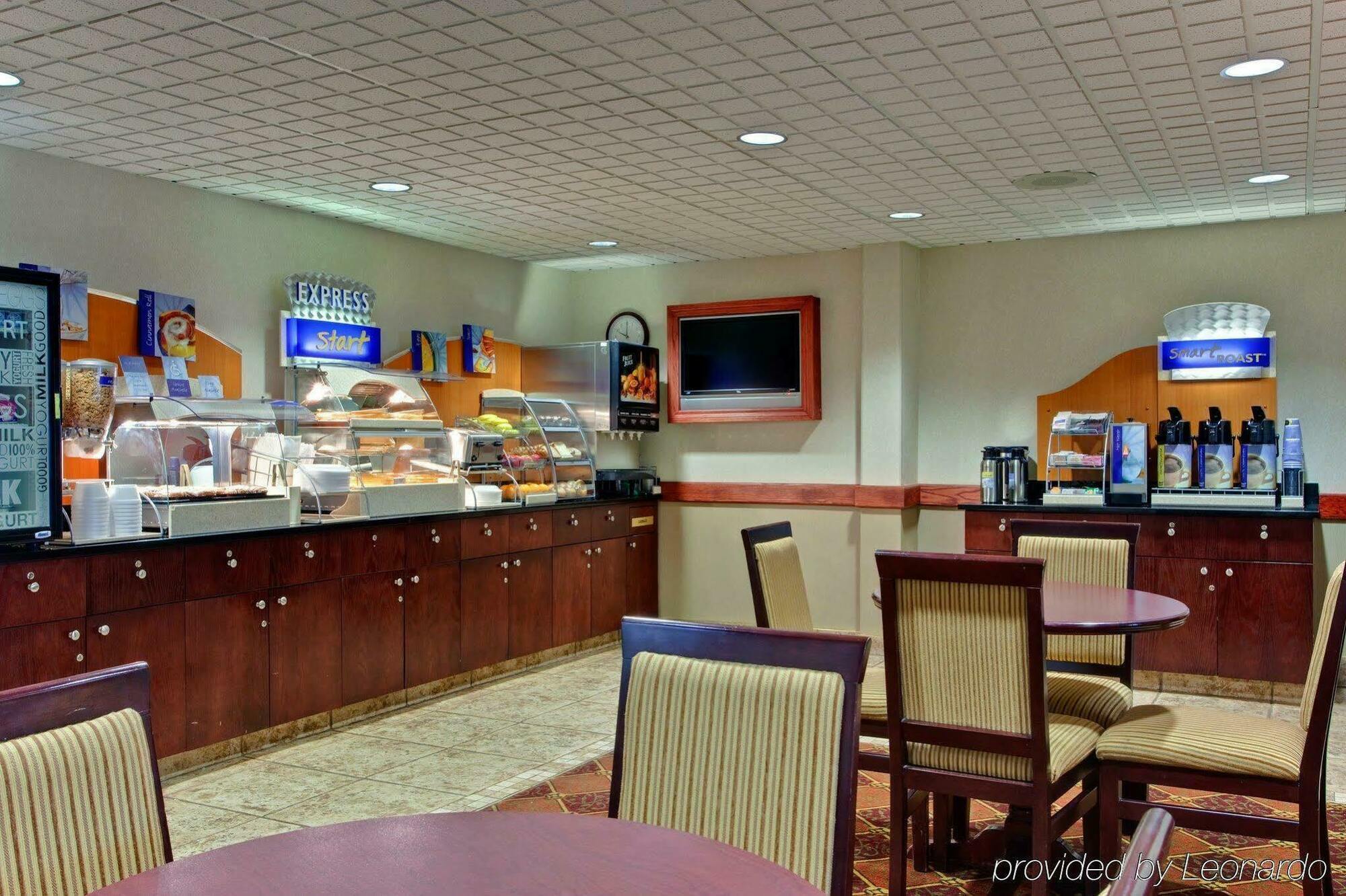 Holiday Inn Express Red Deer By Ihg Restaurant bilde