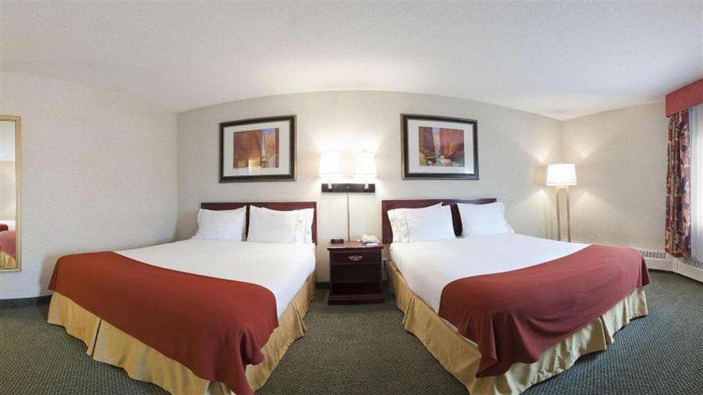 Holiday Inn Express Red Deer By Ihg Eksteriør bilde