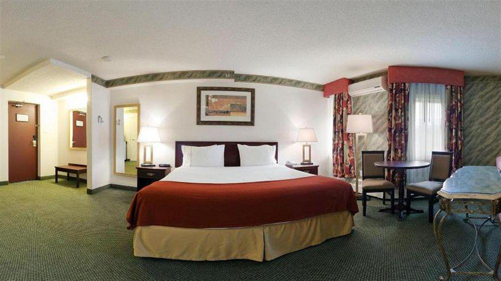 Holiday Inn Express Red Deer By Ihg Eksteriør bilde